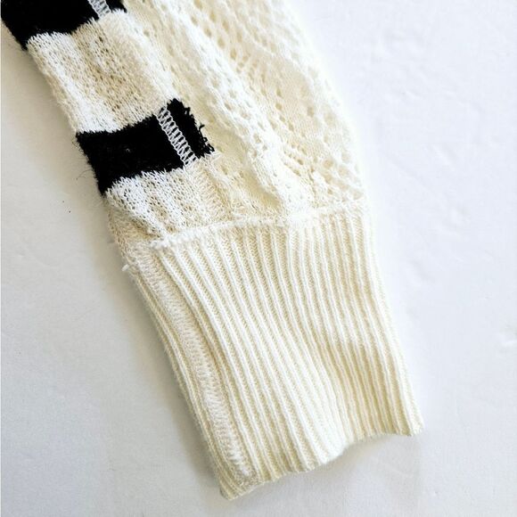 Free People We the Free Fluffy Lou Swit Striped V-Neck Oversized Knit Sweater XS - Picture 9 of 10